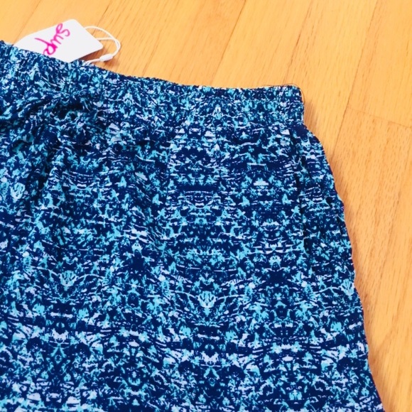 NWT Supre blue patterned shorts with pockets - Picture 2 of 7